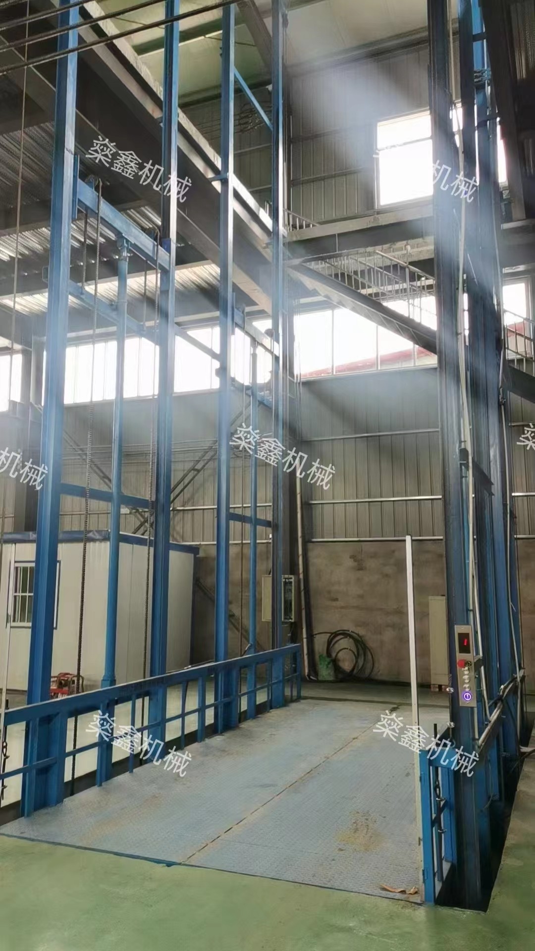 大噸位導軌式貨梯 大噸位導軌式貨梯